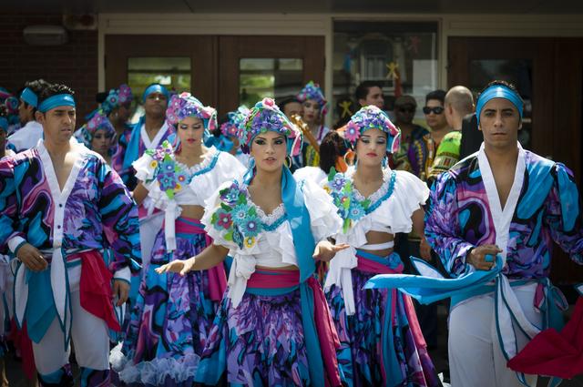 Geopolitiek raakt Op Roakeldais in Warffum: groepen uit Nieuw-Zeeland en Brazilië zeggen af. ‘Niet e