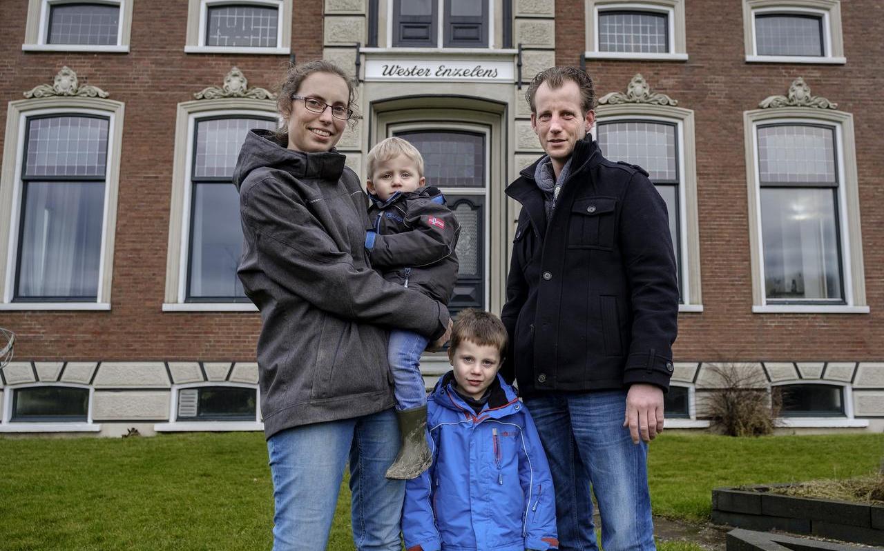 Margreet Kadijk met Thijs in haar armen en Huub met zijn vader Wiard Kraak in 2018. Foto: Archief/Jan Zeeman Margreet Kadijk met Thijs in haar armen en Huub met zijn vader Wiard Kraak in 2018. Foto: Archief/Jan Zeeman