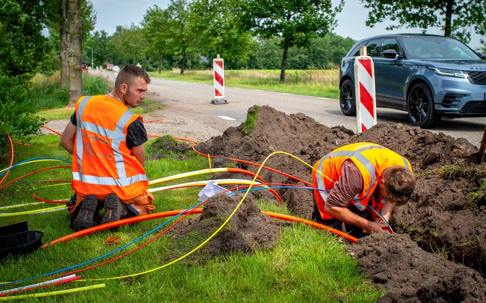 De kosten om de vastgelopen aanleg van glasvezel af te maken op het platteland van Groningen, kunnen oplopen tot 50 miljoen. 