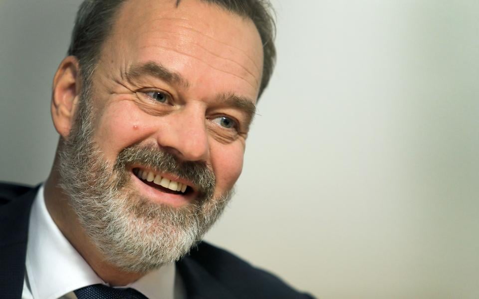 Klaas Sloots, burgemeester van Stadskanaal. 