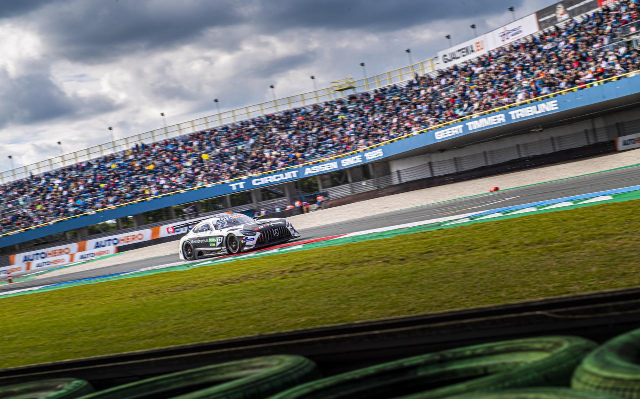 Oostenrijker Lucas Auer wint zondag de tweede DTM-race in Assen onder het oog van vele toeschouwers Oostenrijker Lucas Auer wint zondag de tweede DTM-race in Assen onder het oog van vele toeschouwers