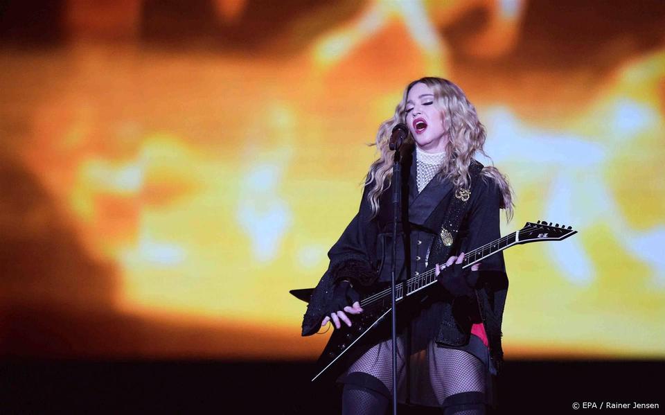 Madonna kondigt wereldtournee aan, komt ook naar Amsterdam.