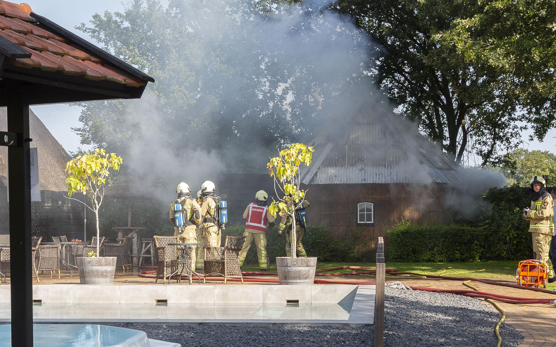 Brandweer rukt uit voor brand in bijgebouw van sauna aan Ommerweg in Zuidwolde - Dagblad van het Noo
