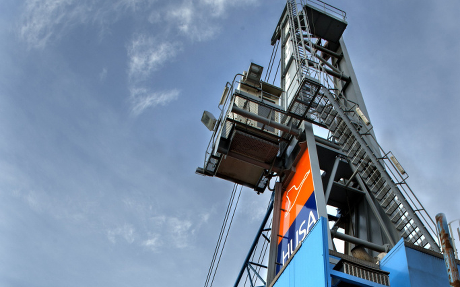 Havenkraan onderweg van Waterhuizen naar Veendam