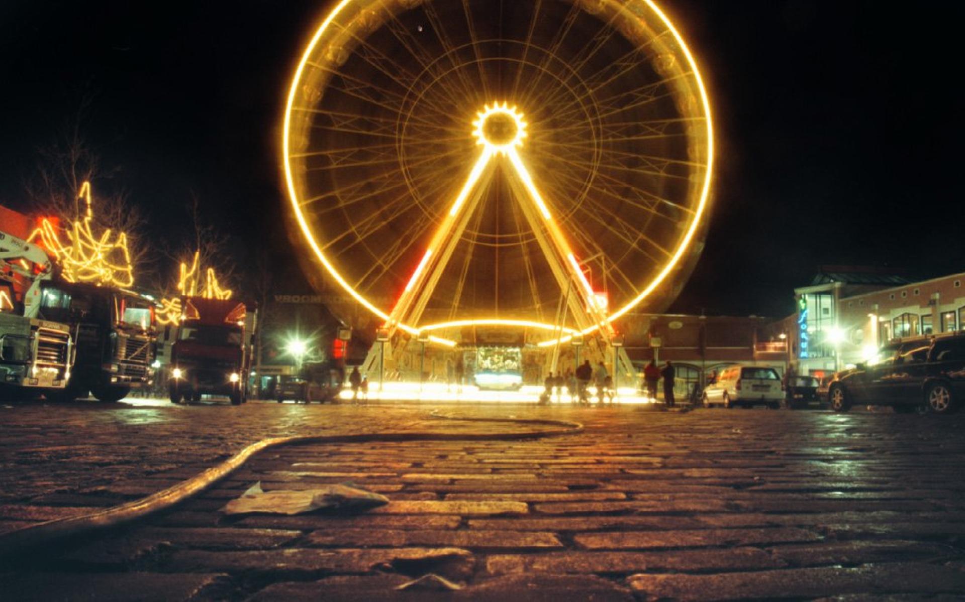 'Buurman' ergert zich aan verlicht reuzenrad in Overschild en eist bij de Raad van State dat de lamp