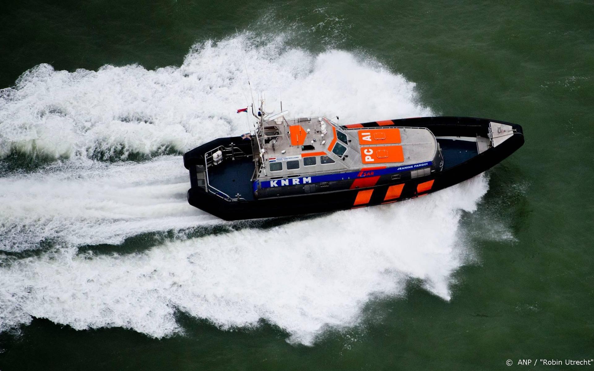 Twee mensen gewond bij explosie bij boot op Ketelmeer