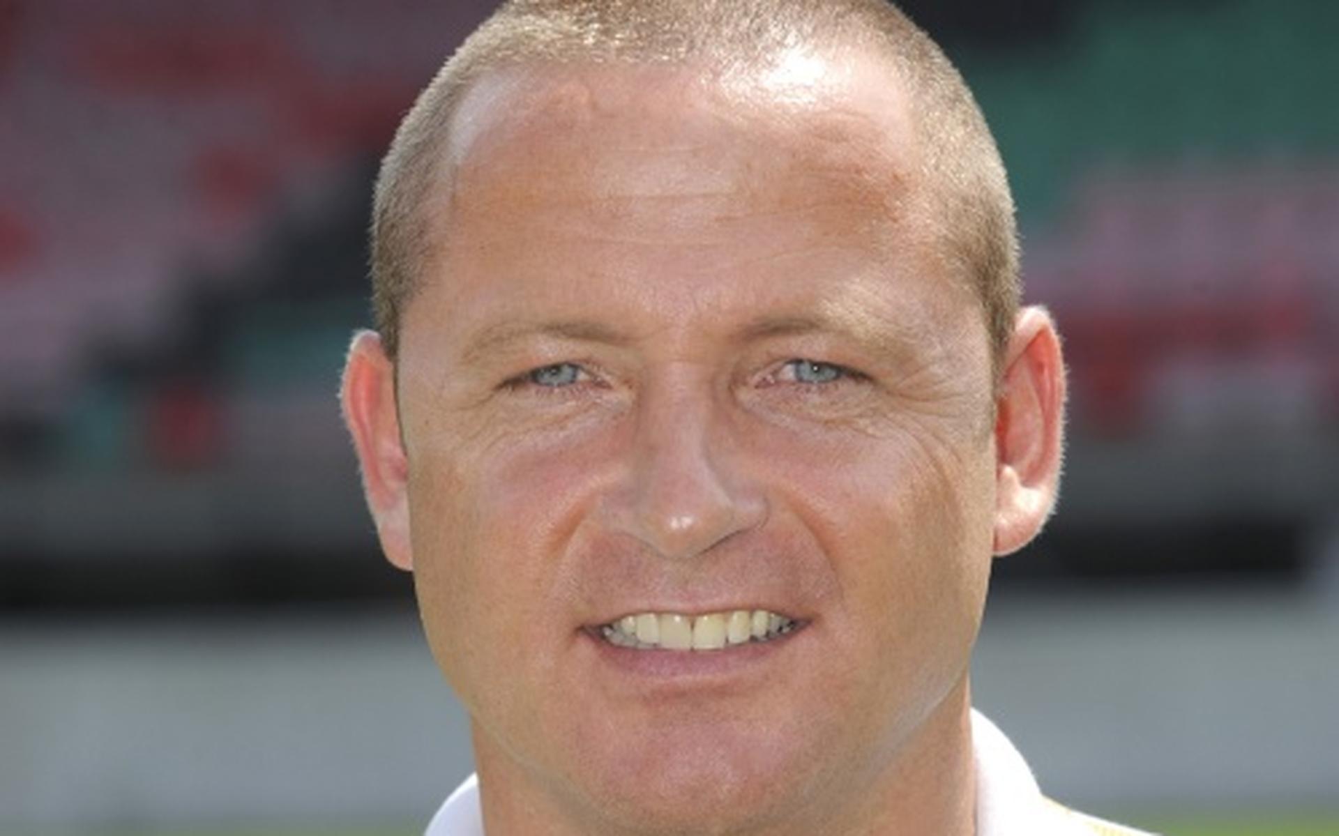 Almere City FC beloont trainer De Gier