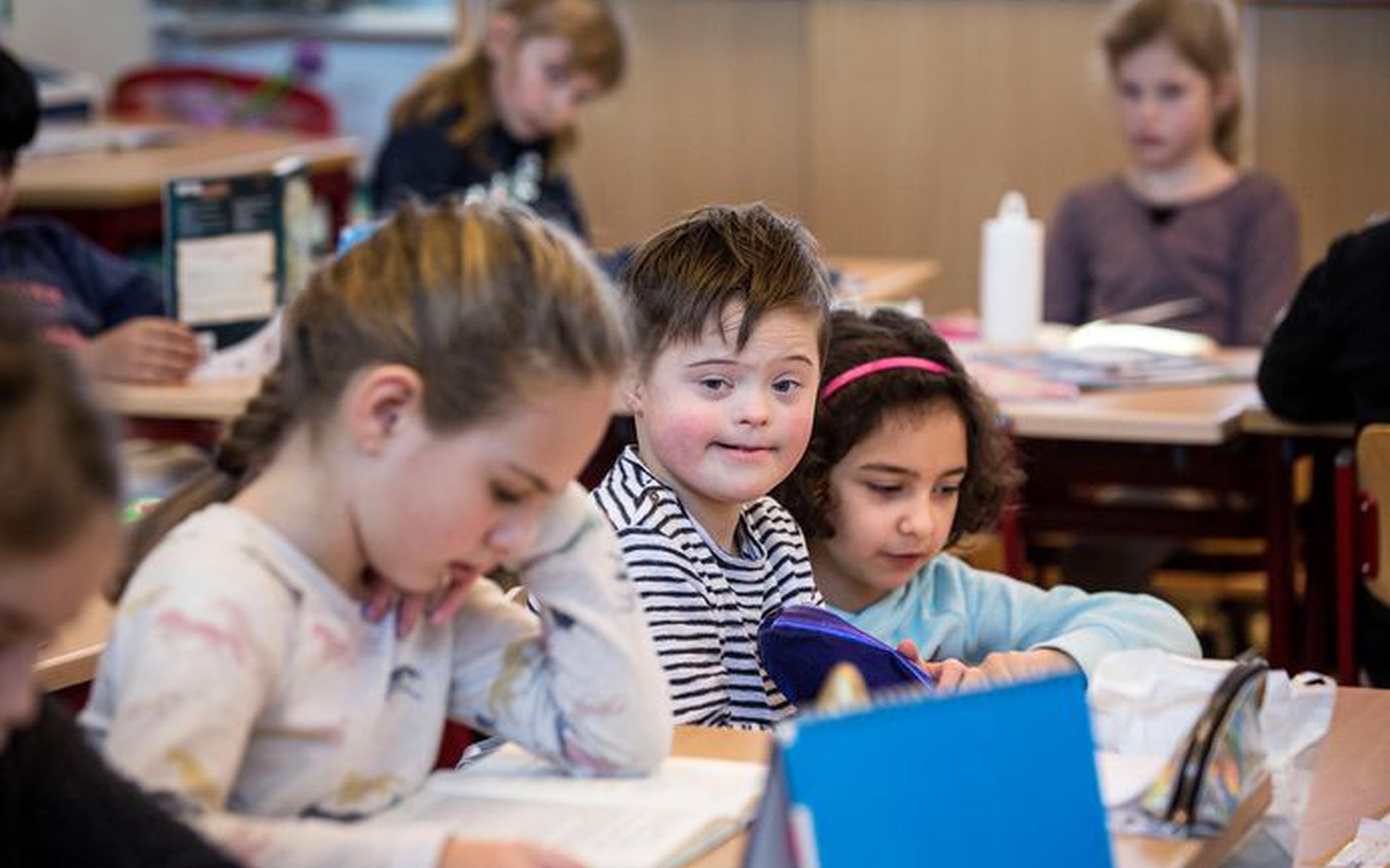 Op sommige scholen werkt de Wet passend onderwijs goed en worden zorgleerlingen binnenboord gehouden, zoals op basisschool De Kroevendonk in Roosendaal. 