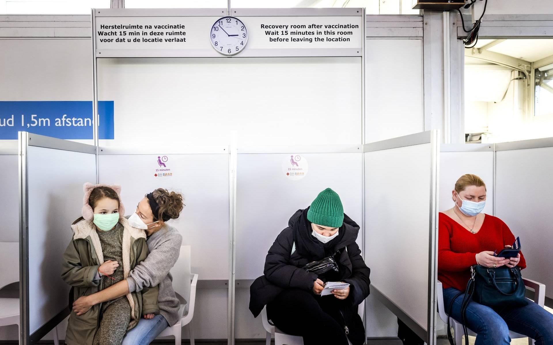 Meerdere vaccinatielocaties zondag dicht vanwege windstoten