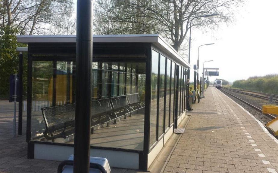Treinen tussen Roodeschool en Eemshaven rijden weer volgens spoorboekje. Wisselstoring in 28 minuten
