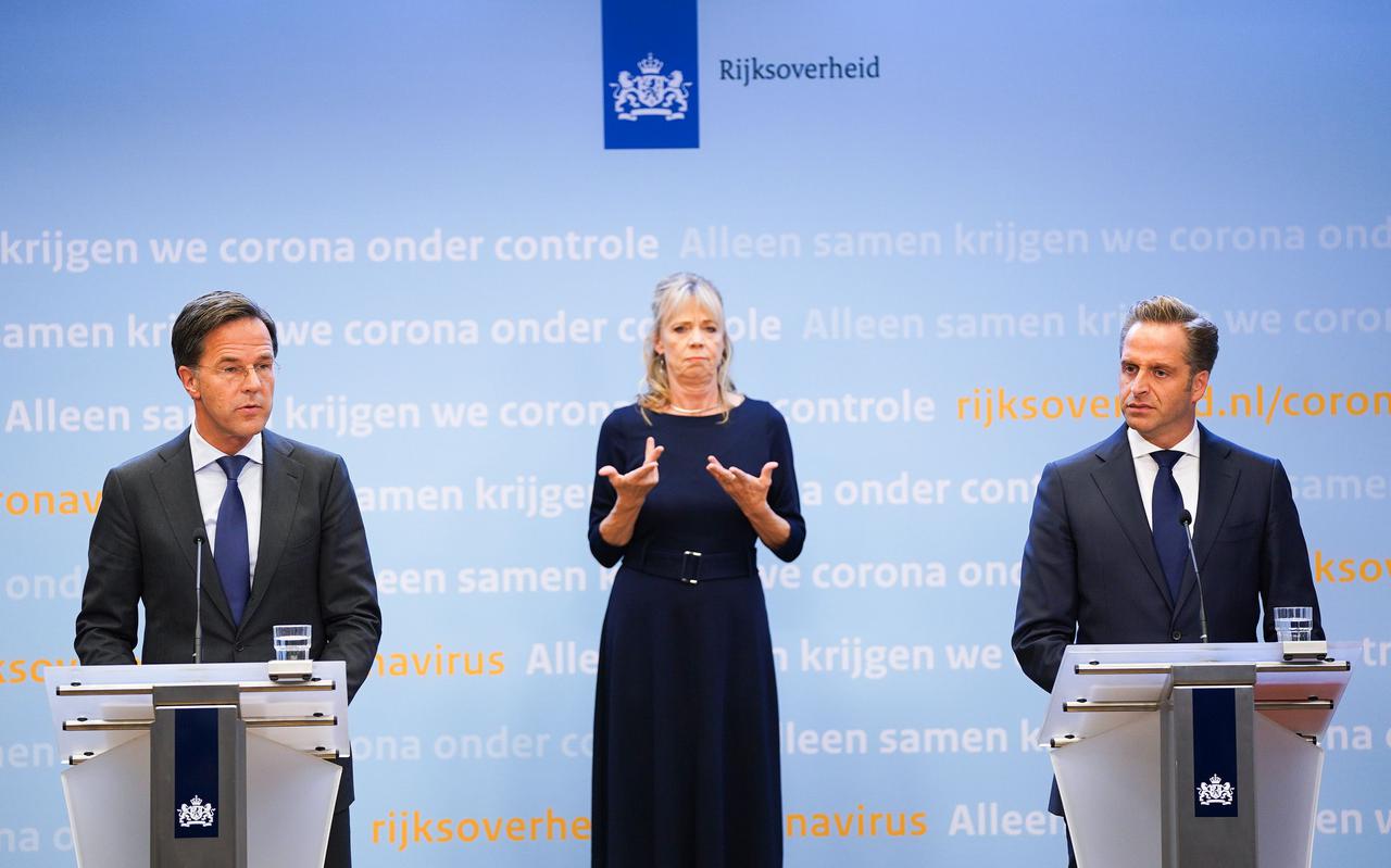 Premier Mark Rutte en minister Hugo de Jonge (Volksgezondheid, Welzijn en Sport) geven een toelichting op de aanscherping van de coronamaatregelen in Nederland.