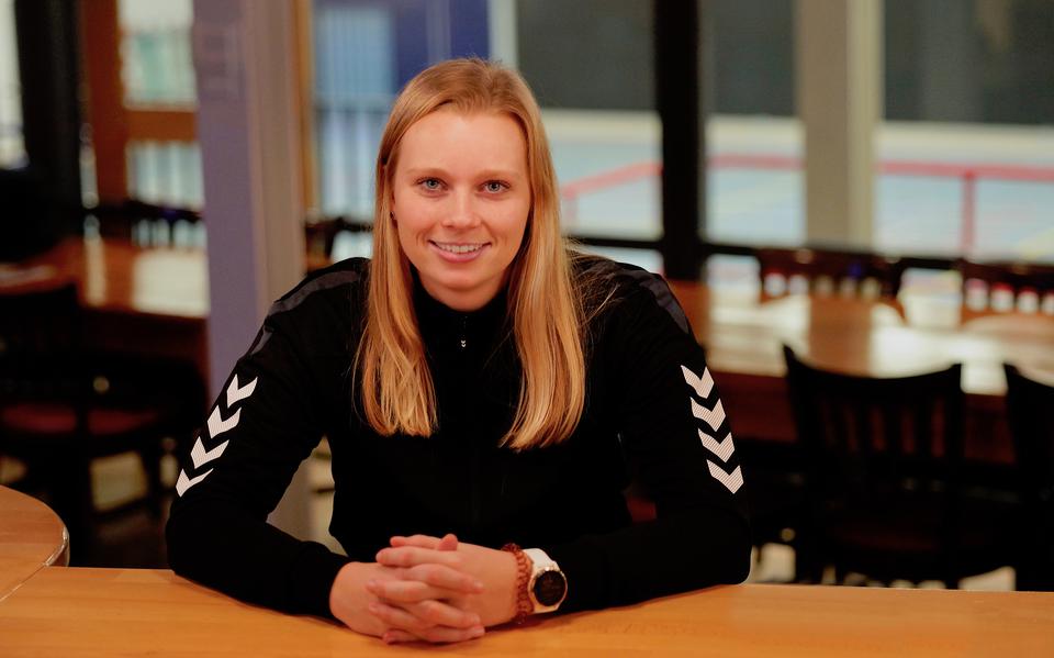 Mandy Schepers (24) maakt deel uit van het supportclub-project van Nevobo. 'Het hoofddoel is om volleyclubs uit Zuidoost-Drenthe een impuls te geven, met elkaar te verbinden en elkaar te versterken.'