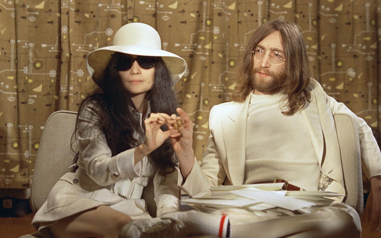 John Lennon en zijn vrouw  Yoko Ono in 1969.