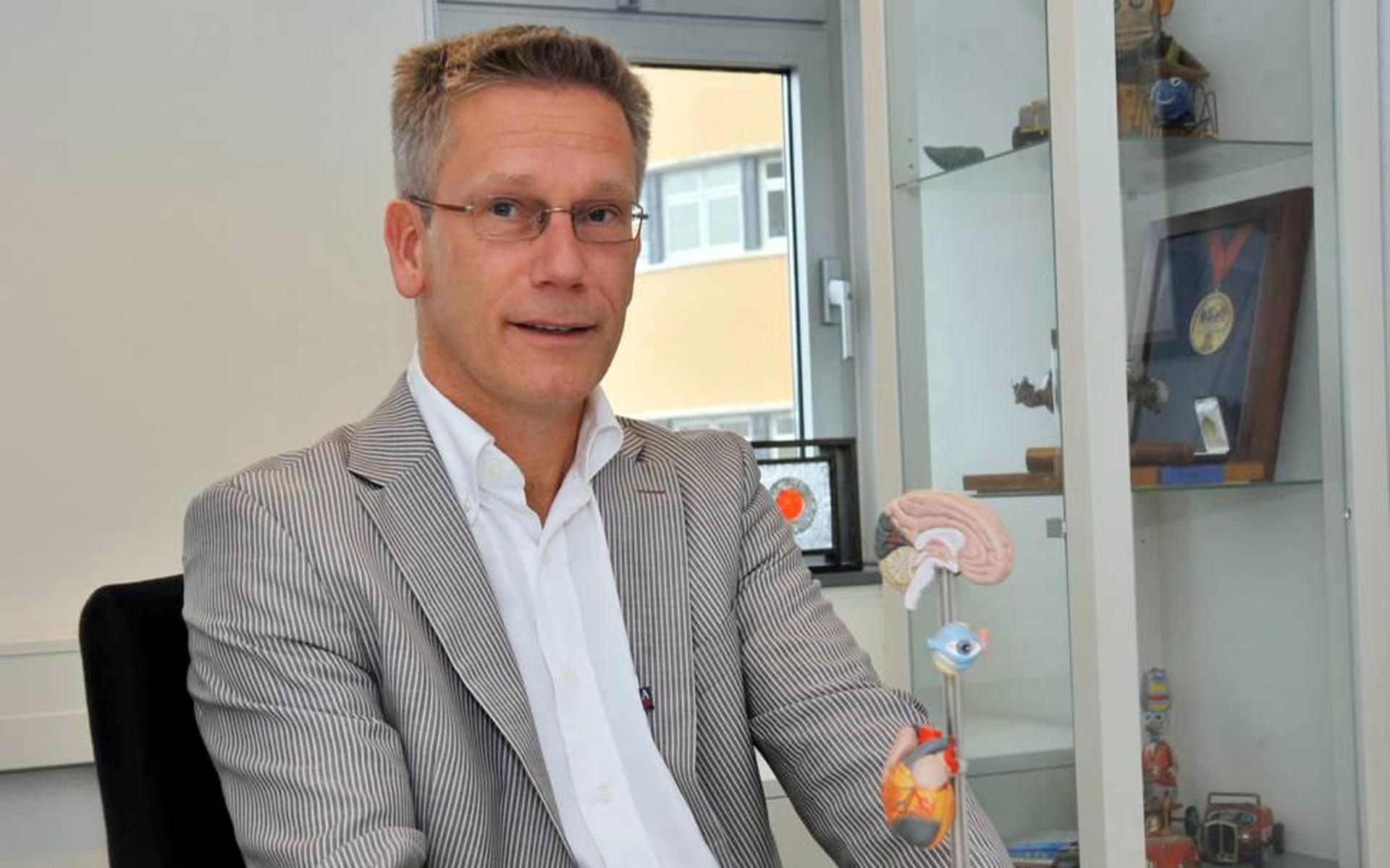 Hoogleraar Nefrologie Ron Gansevoort leidt een onderzoek naar de gevolgen van corona onder nierpatiënten.