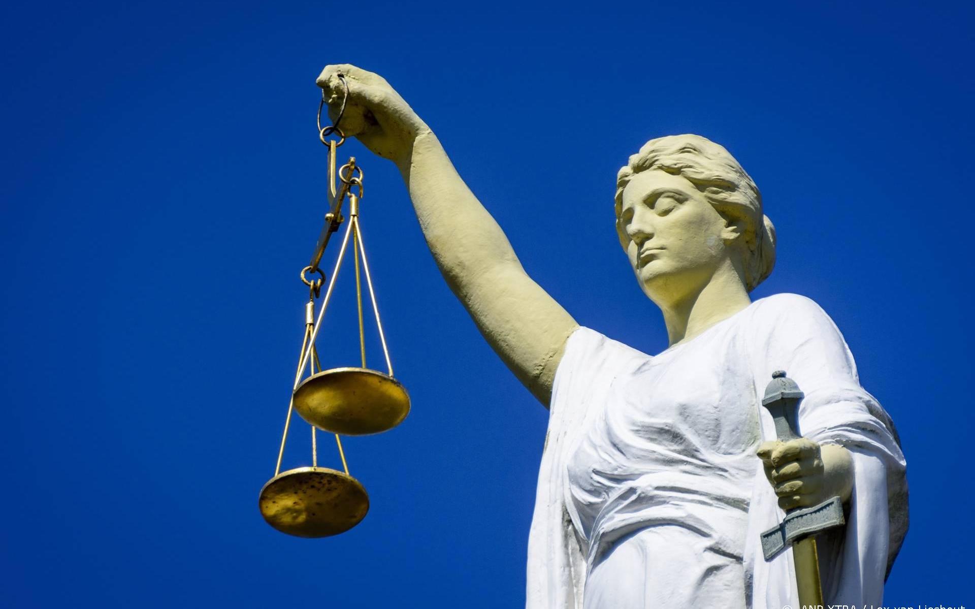 Man gijzelt slachtoffer in woning in Roswinkel. Openbaar Ministerie eist celstraf van halfjaar. 'Sle