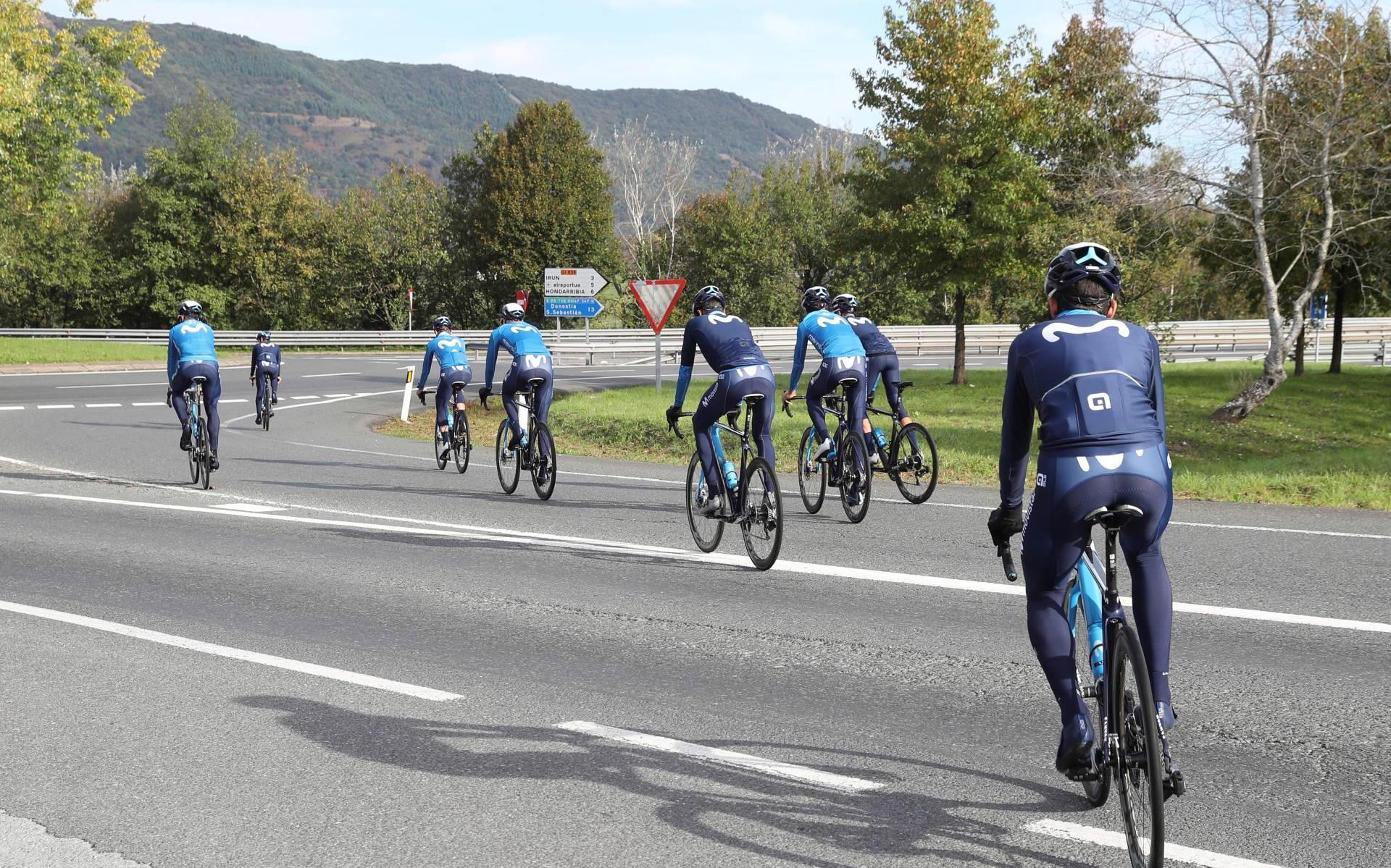 Vuelta start met warme en winderige eerste etappe