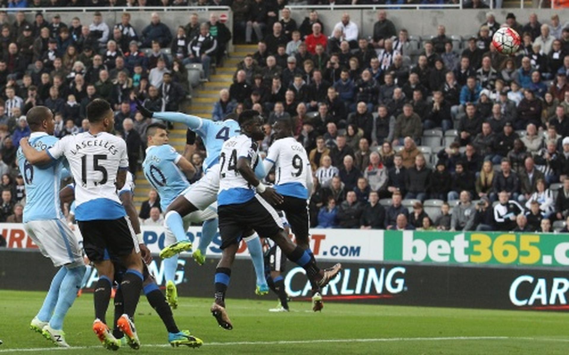 Newcastle houdt Manchester City op 11  Dagblad van het Noorden
