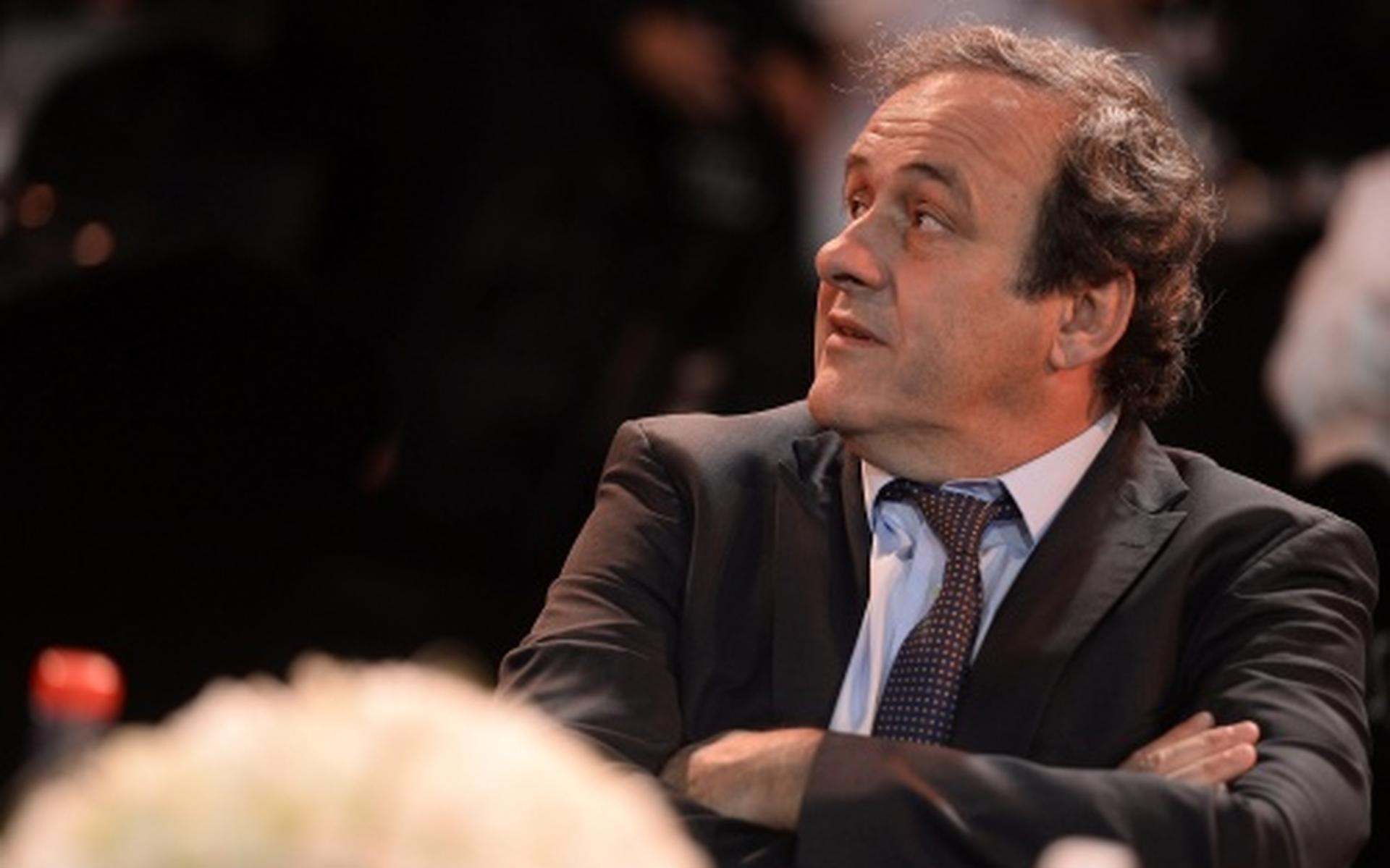 Duitsers verzoeken Platini snel af te treden