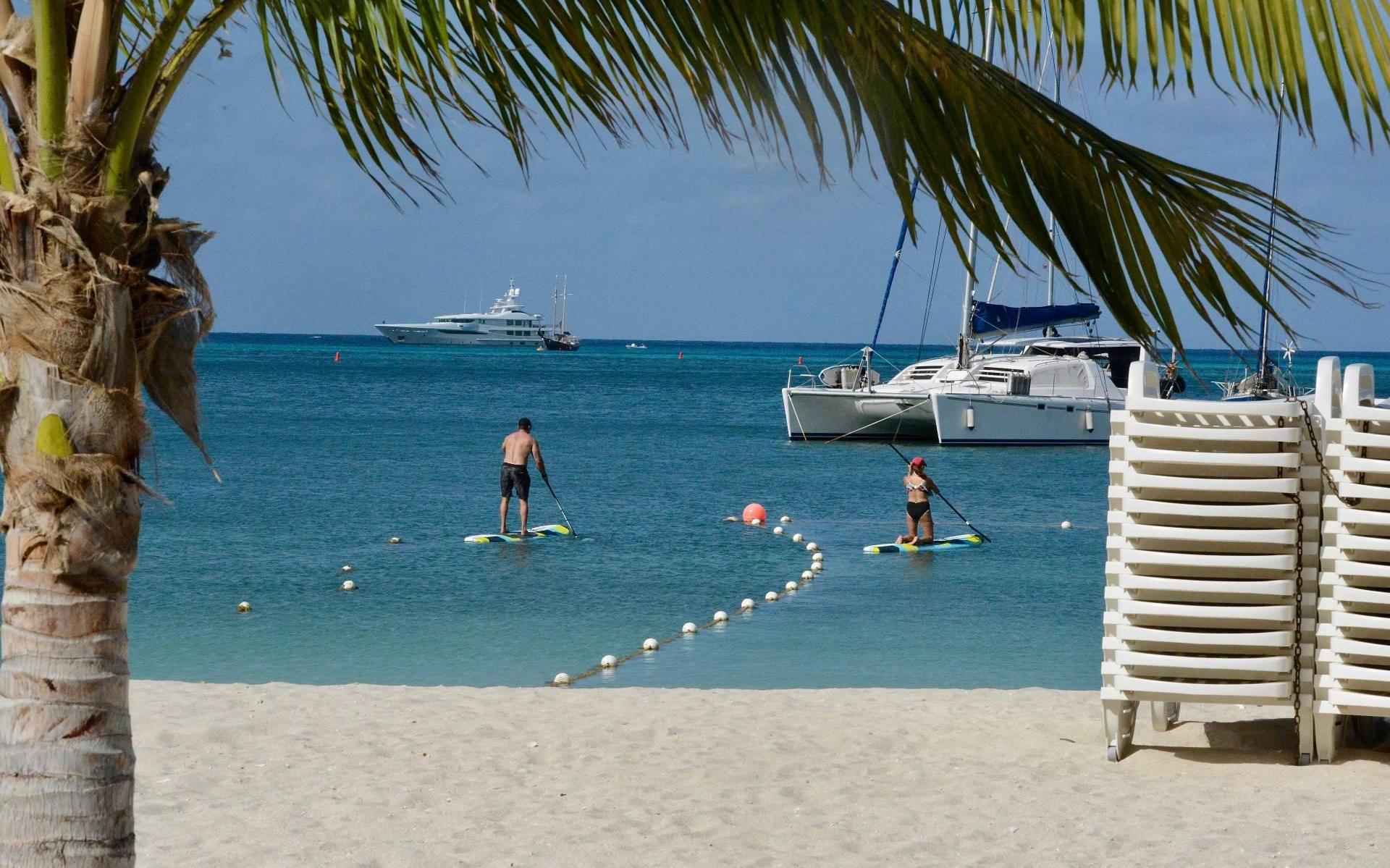 Besmettingen stijgen op Sint Maarten, nachtleven eerder dicht - Dagblad