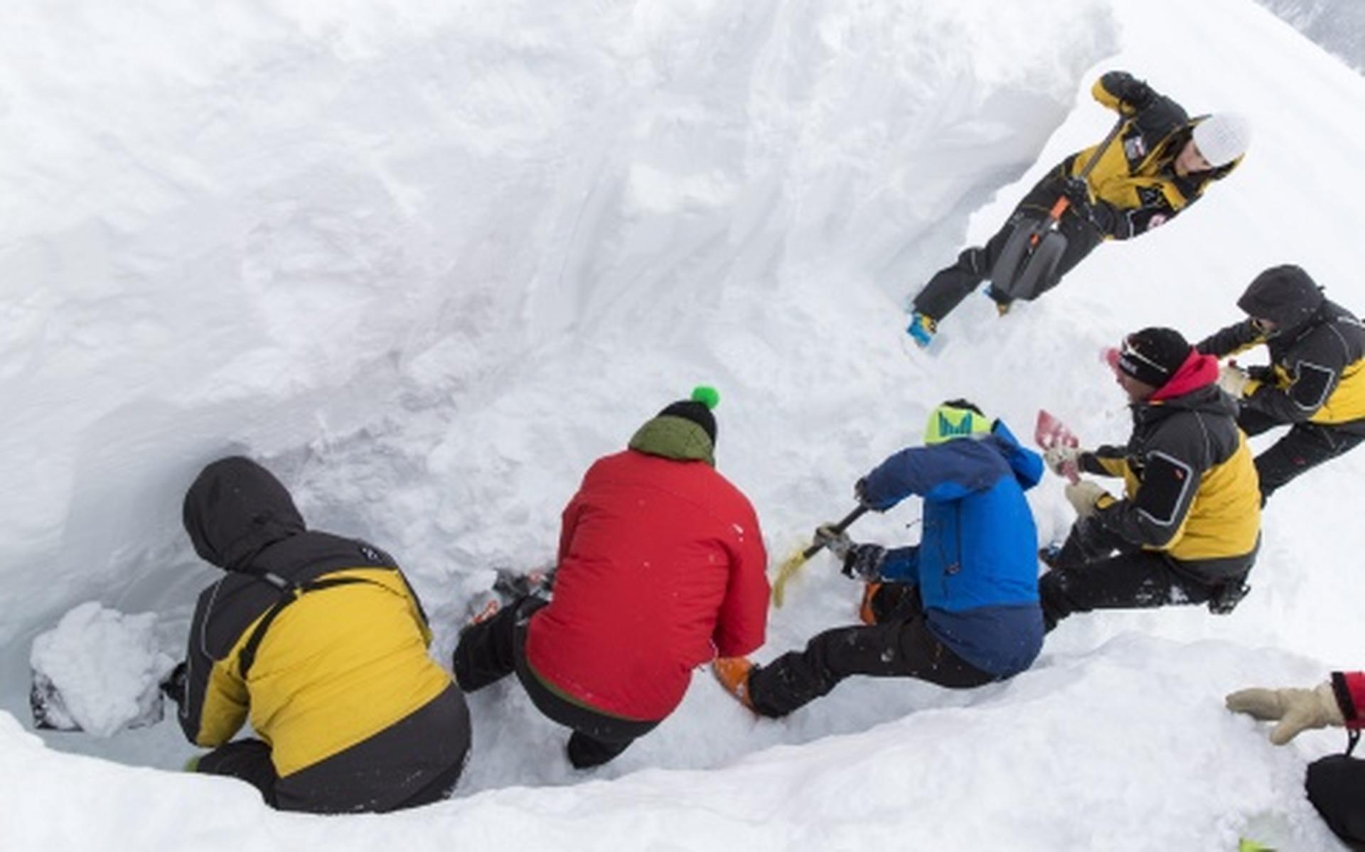 Vijf doden door enorme lawine in Tirol