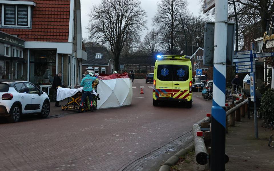 Fietser gewond bij aanrijding met auto in Rolde.