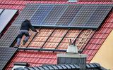 'Nu beginnen met grootschalig isoleren, veel meer daken voorzien van zonnepanelen is wel een prima actie.'