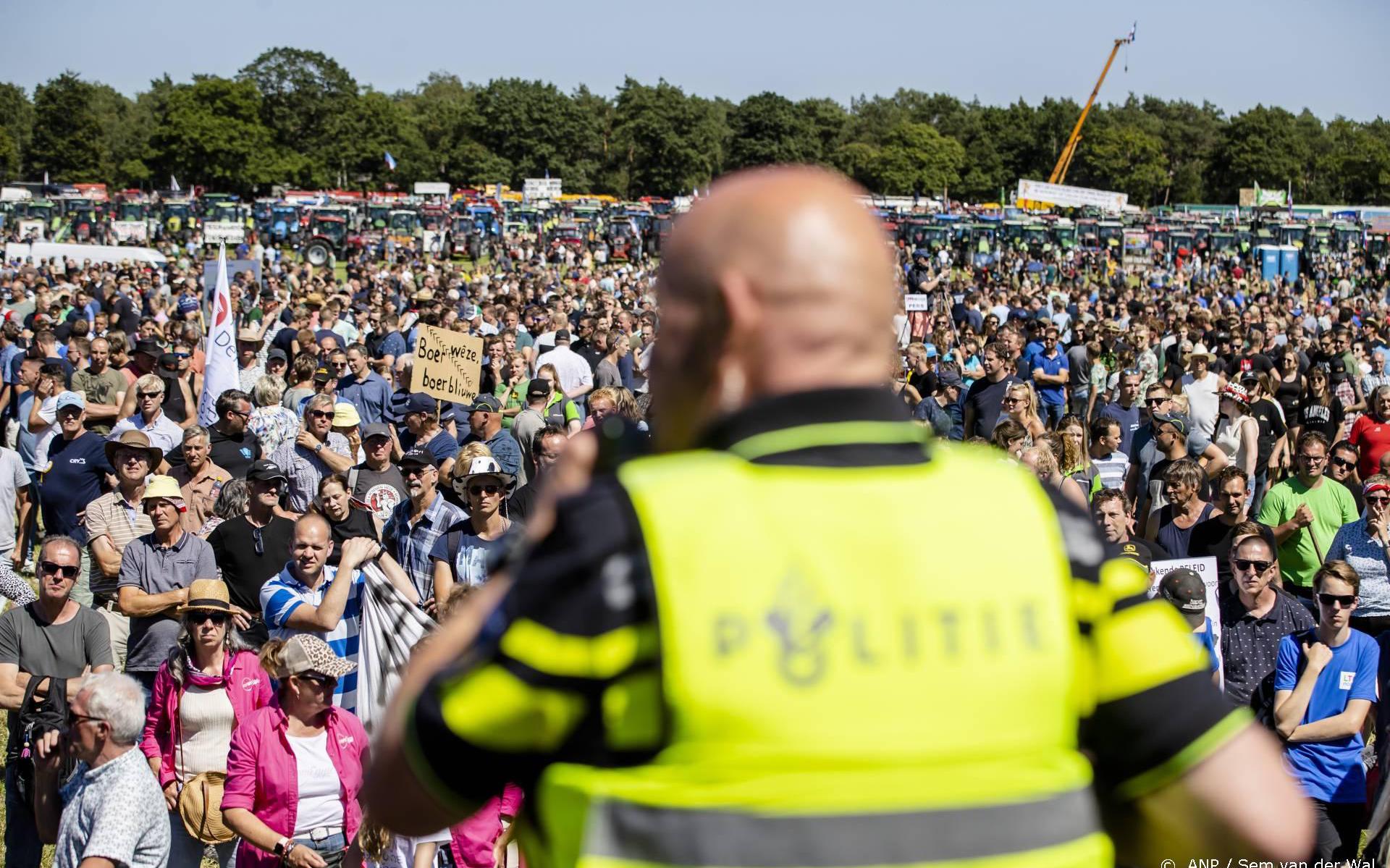 Tien Aanhoudingen Na Boerenacties In Oost-Nederland Om Tot Poging ...