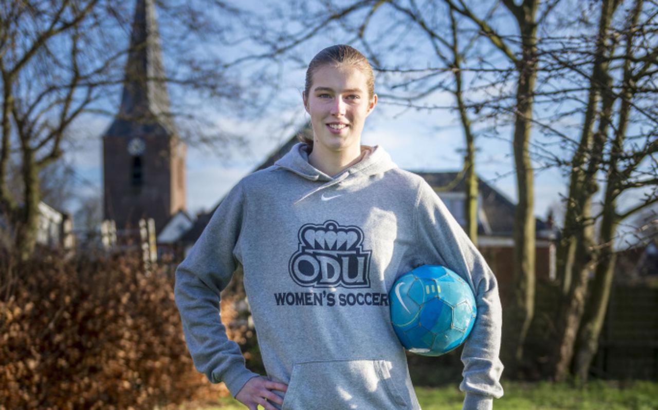 Iris Achterhof uit Noordhorn maakt furore als voetbalster in de VS. Foto Geert Job Sevink
