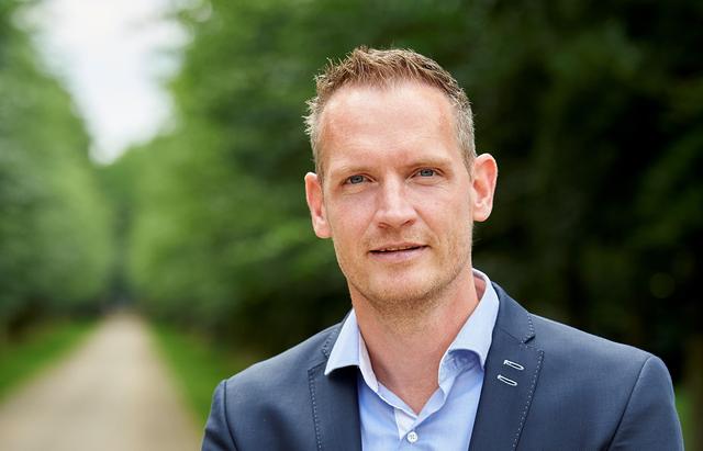 BZV-stukjesschrijver Rick Evers. 'Juist in nare tijden hebben mensen behoefte aan een verzetje.'