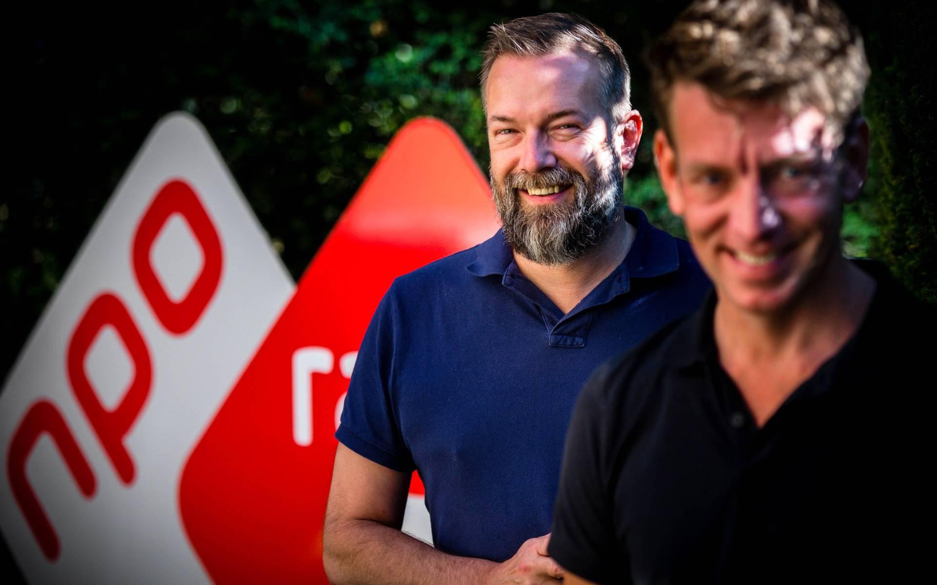 De NPO Radio 2-presentatoren Jan-Willem Roodbeen (rechts) en Jeroen Kijk in de Vegte.