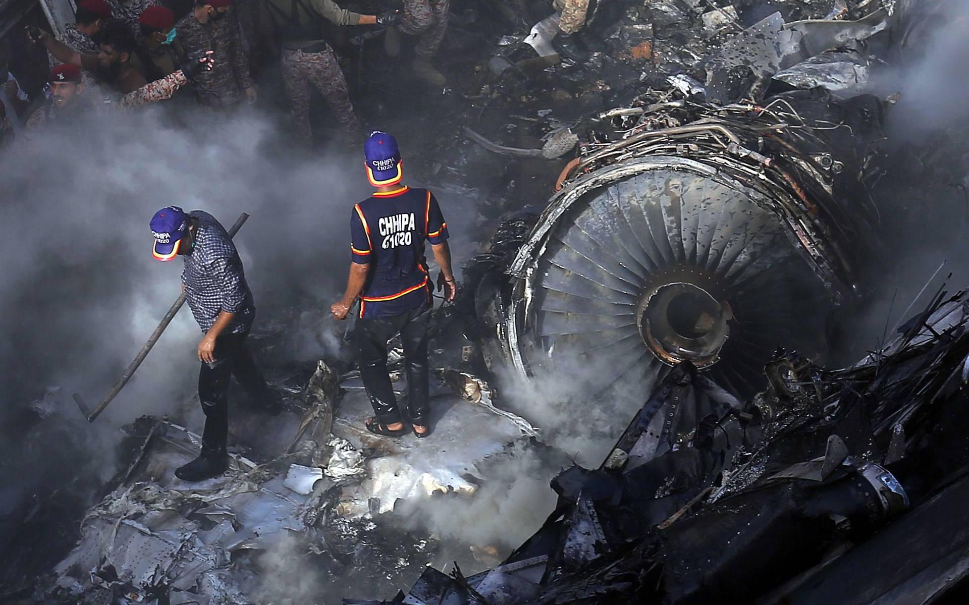 Tachtig doden gevonden na vliegtuigcrash Pakistan