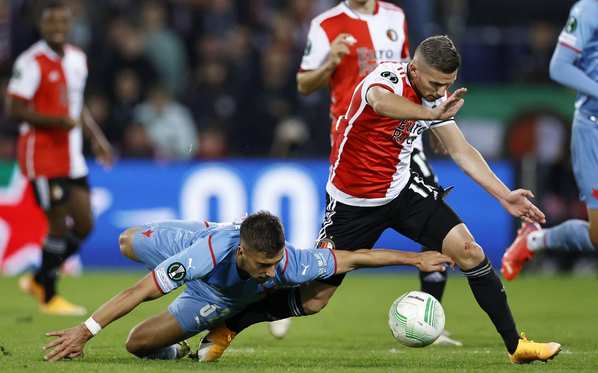 Feyenoord heeft aan goede eerste helft net genoeg tegen Slavia