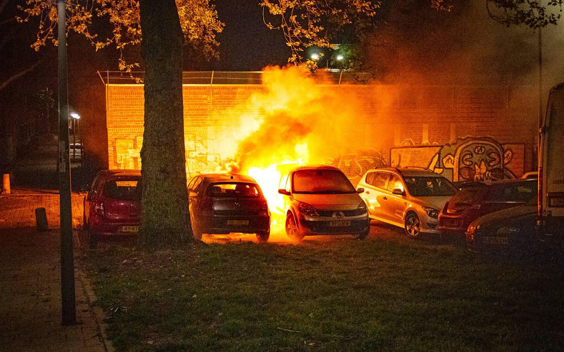 Aanhouding in Arnhem in onderzoek autobranden