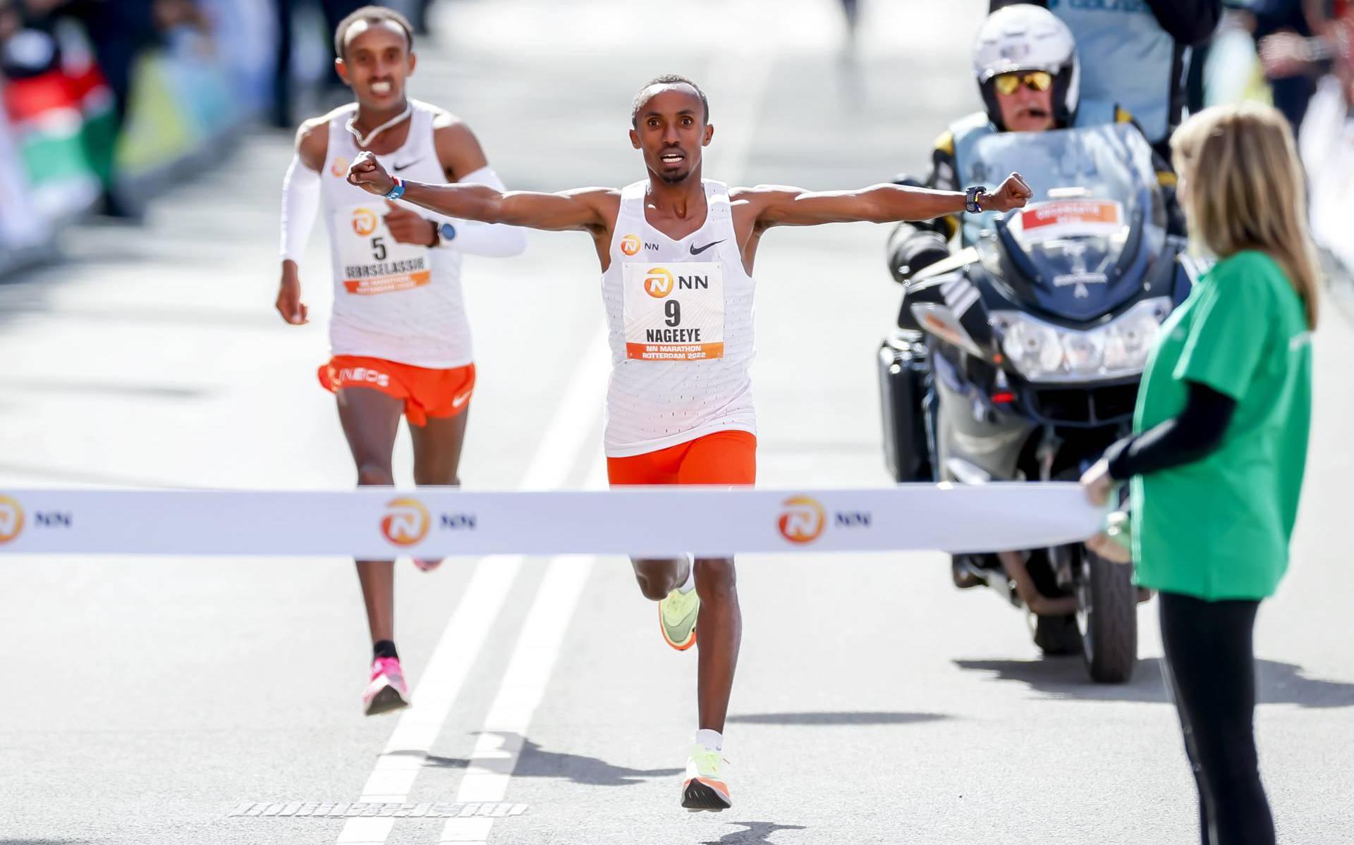 Nageeye wint marathon van Rotterdam in Nederlands record Dagblad van
