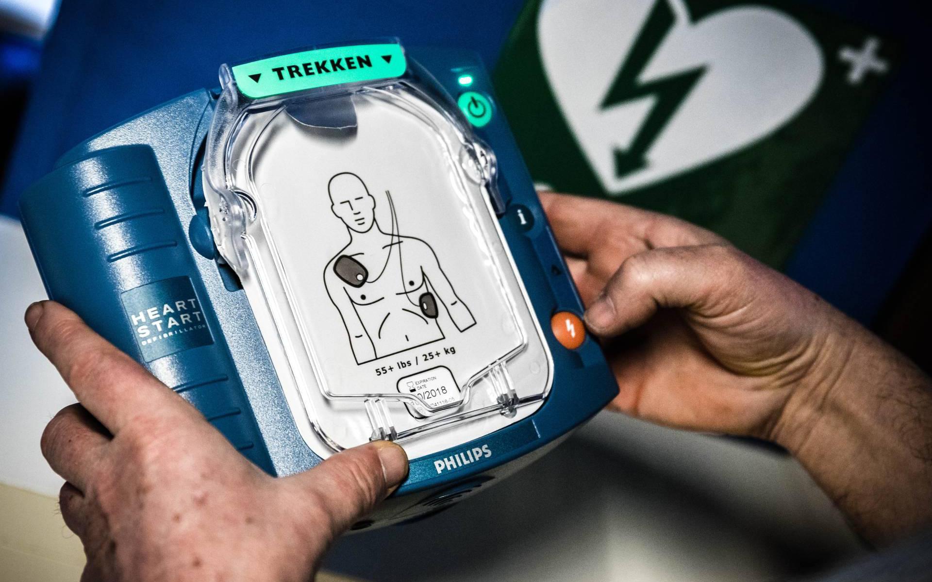 Wat Is Het Verschil Tussen Een Defibrillator En Een Aed Lees Het In Hot Sex Picture