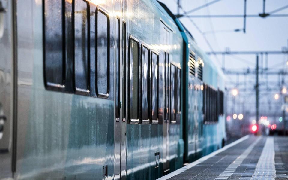 Een trein van Arriva.