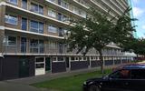 De flat in Hoogeveen waar Sharleyne gevonden werd. FOTO ARCHIEF DVHN