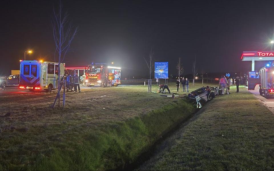Twee gewonden na aanrijding op de N366 bij Nieuwe Pekela. Twee gewonden na aanrijding op de N366 bij Nieuwe Pekela.