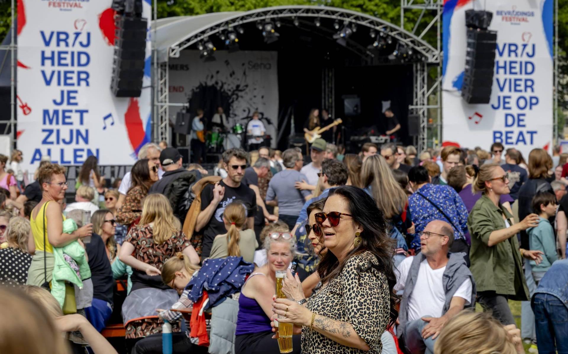 Terreinen Bevrijdingsfestivals stromen vol met bezoekers - Dagblad van het Noorden
