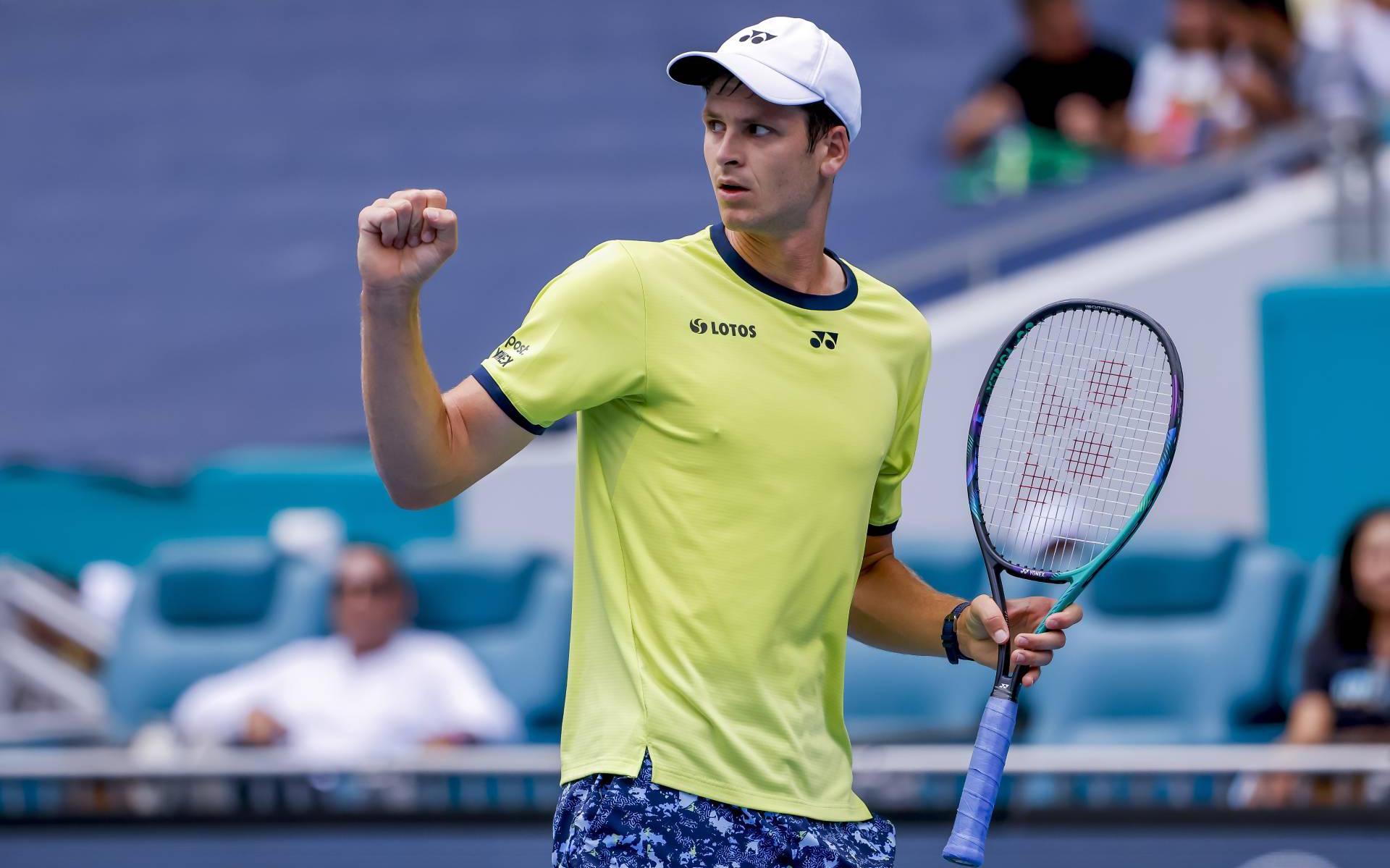 Tennisser Hurkacz houdt Medvedev uit halve finales in Miami