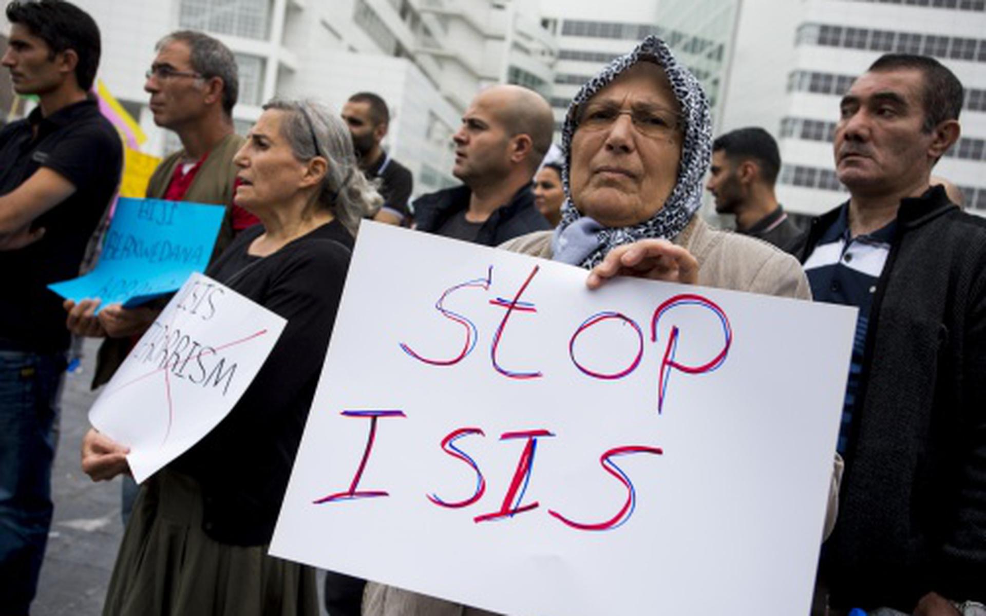 IS geeft slaven pil voor misbruik zonder pauze