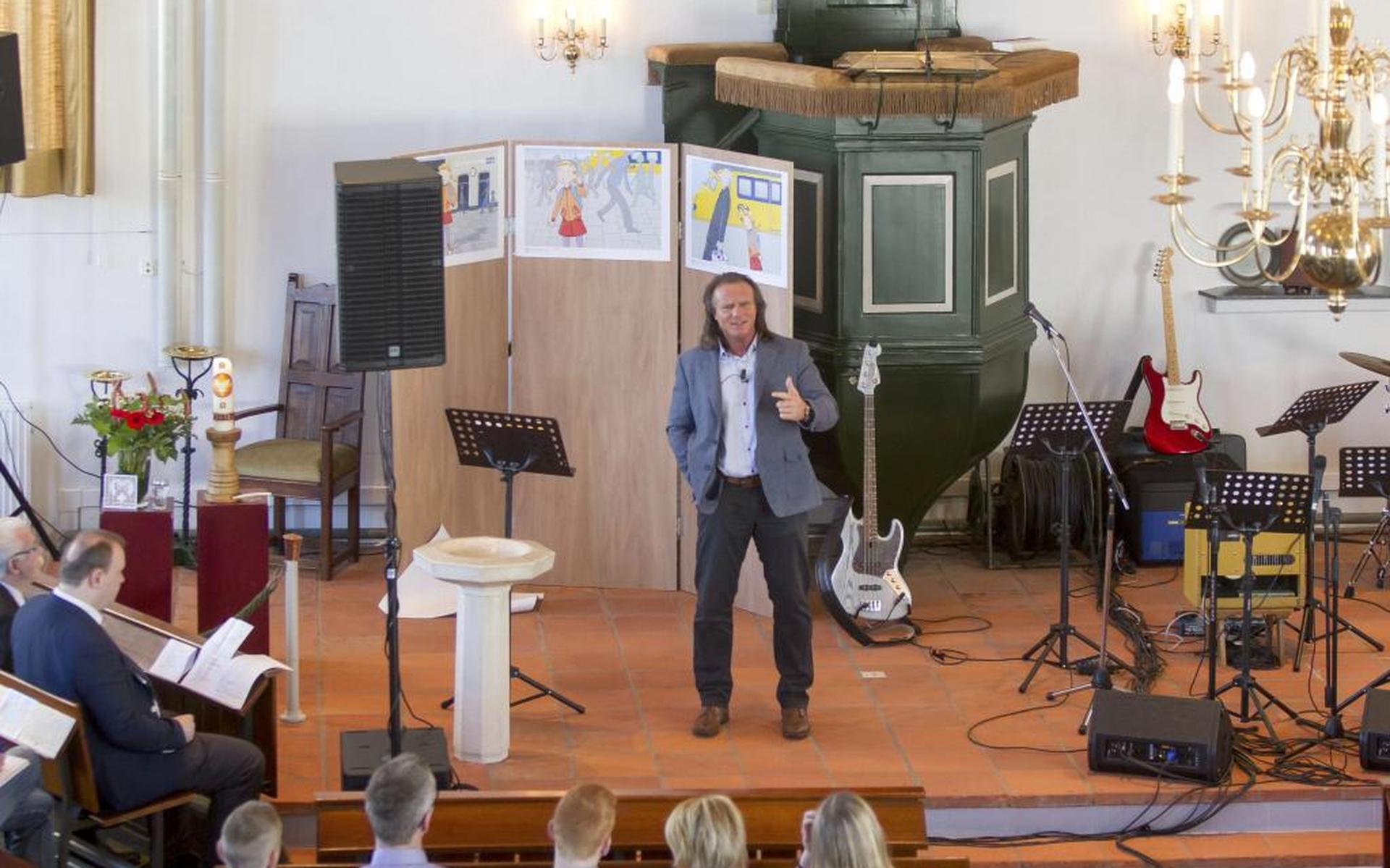 Van beruchte drugscrimineel tot evangelist. Joop deelt in de Koepelkerk in Smilde zijn levensverhaal