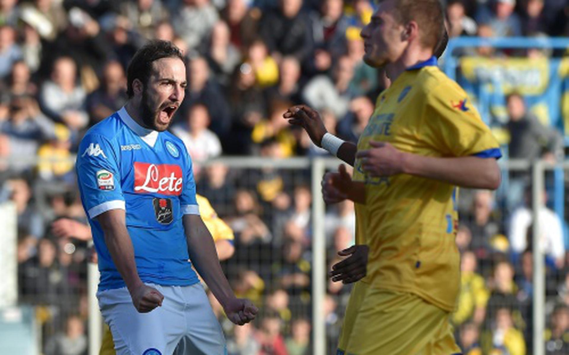 Napoli verovert koppositie in Serie A