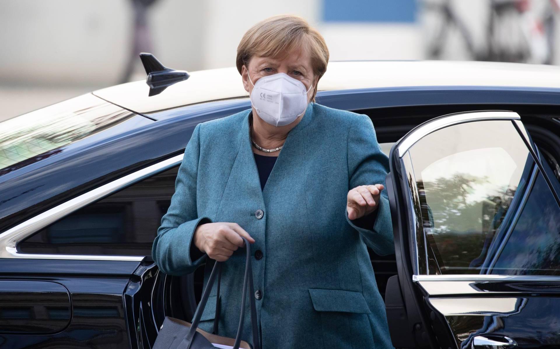 Duitse premiers en Merkel bijeen over strengere coronamaatregelen