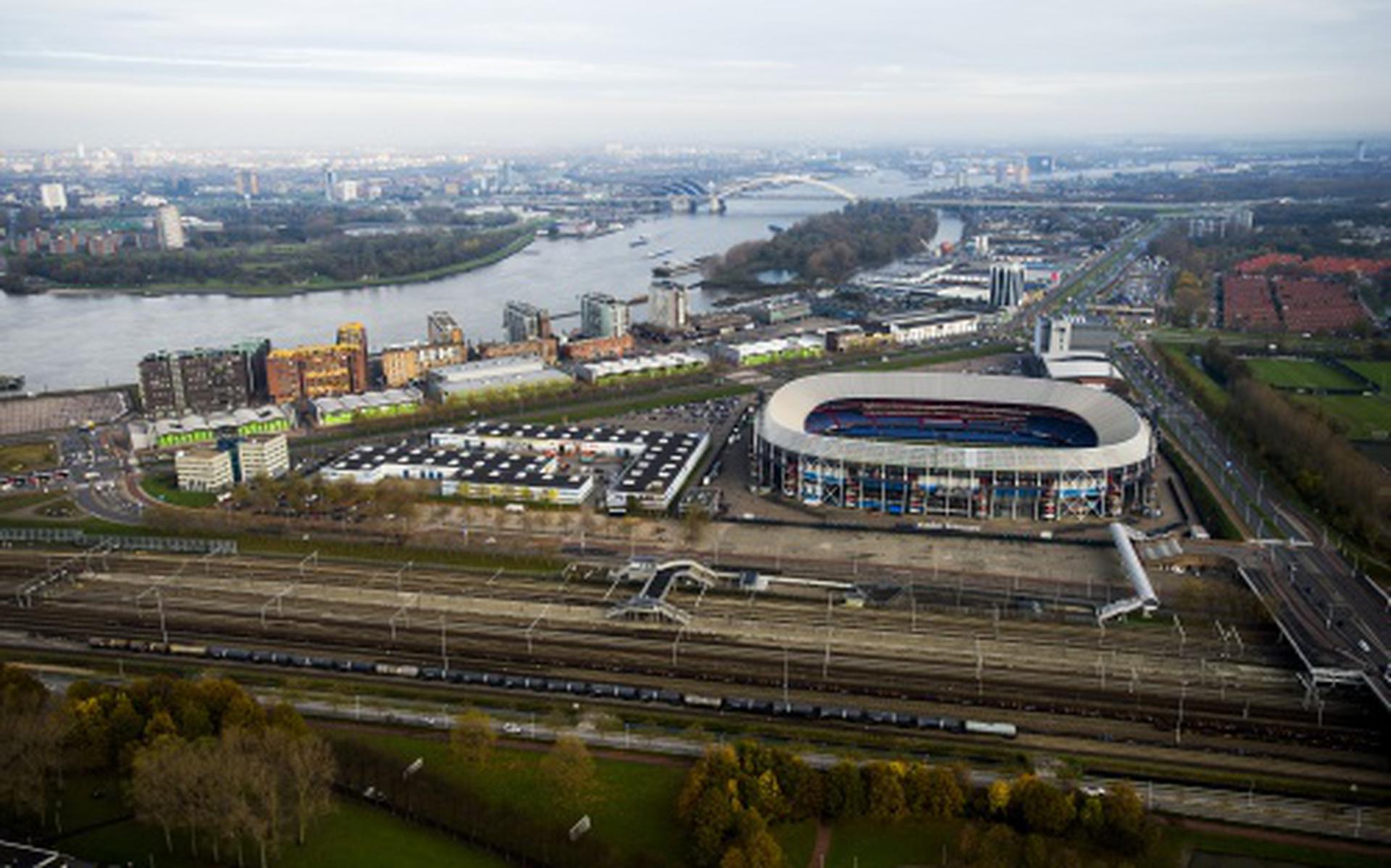 Feyenoord gaat voor nieuw stadion aan de Maas