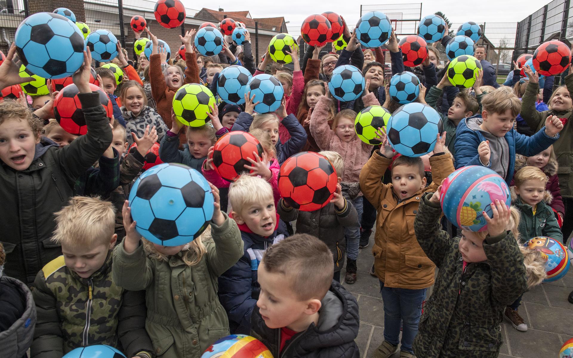 Alle ballen verzamelen in Barger-Compascuum.