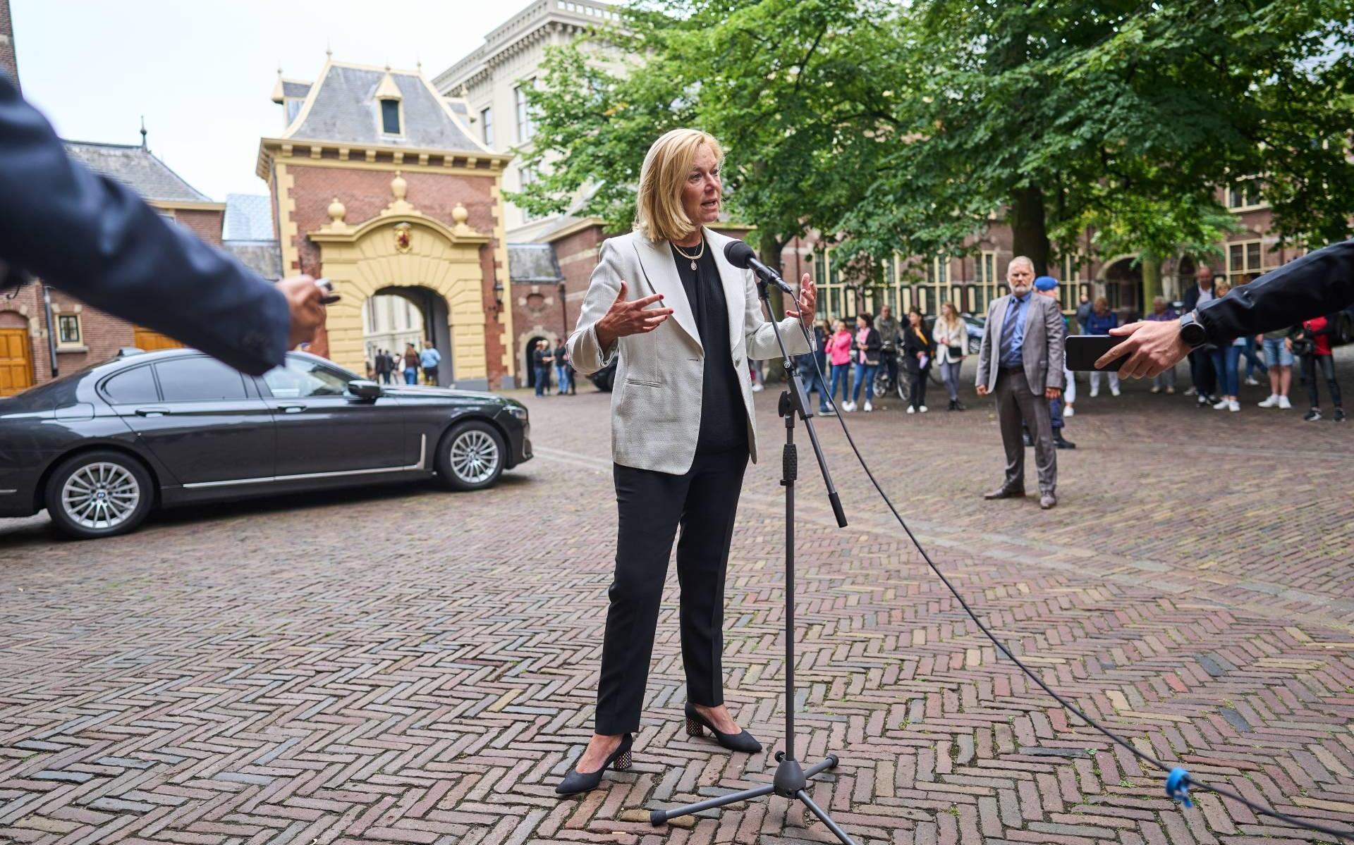 Kaag roept VS op zo lang mogelijk op luchthaven Kabul te blijven