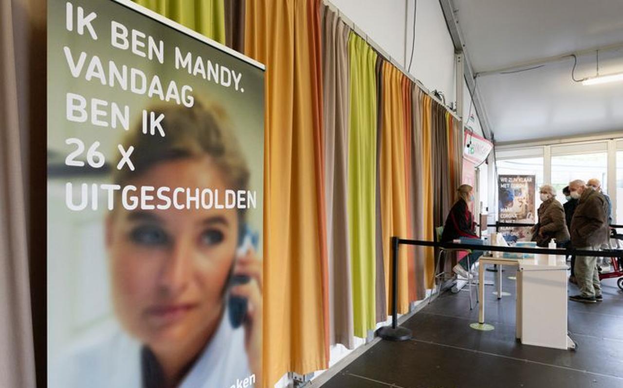 Poster tegen de toenemende agressie en intimidatie jegens zorgmedewerkers. Poster tegen de toenemende agressie en intimidatie jegens zorgmedewerkers.