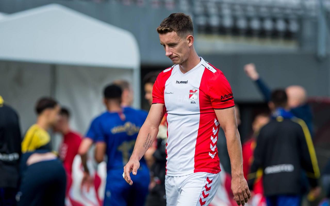 FC Emmen mag sekswinkel Easytoys niet als hoofdsponsor van KNVB. FC Emmen mag sekswinkel Easytoys niet als hoofdsponsor van KNVB.