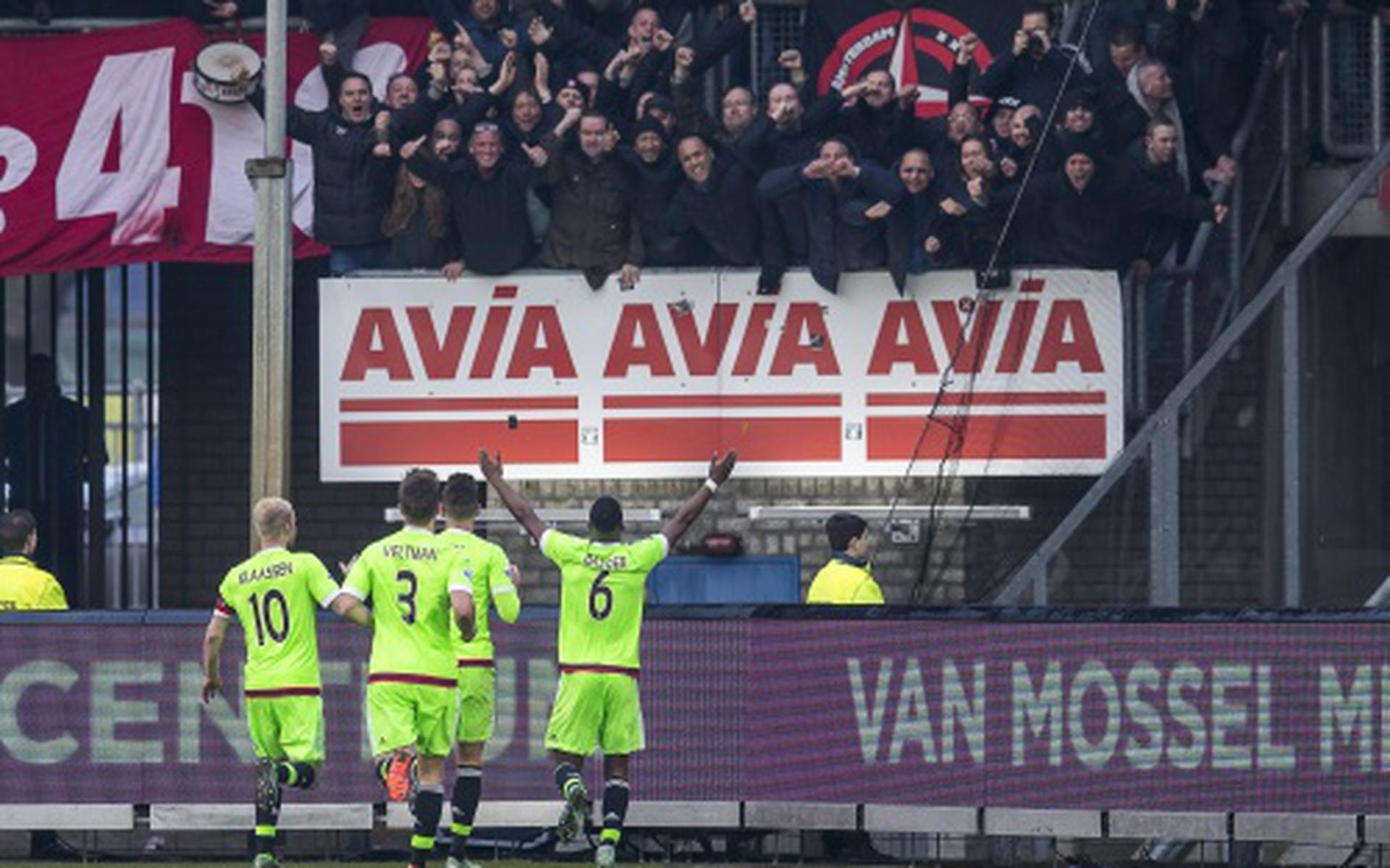 Ajax houdt titelrace spannend bij Willem II